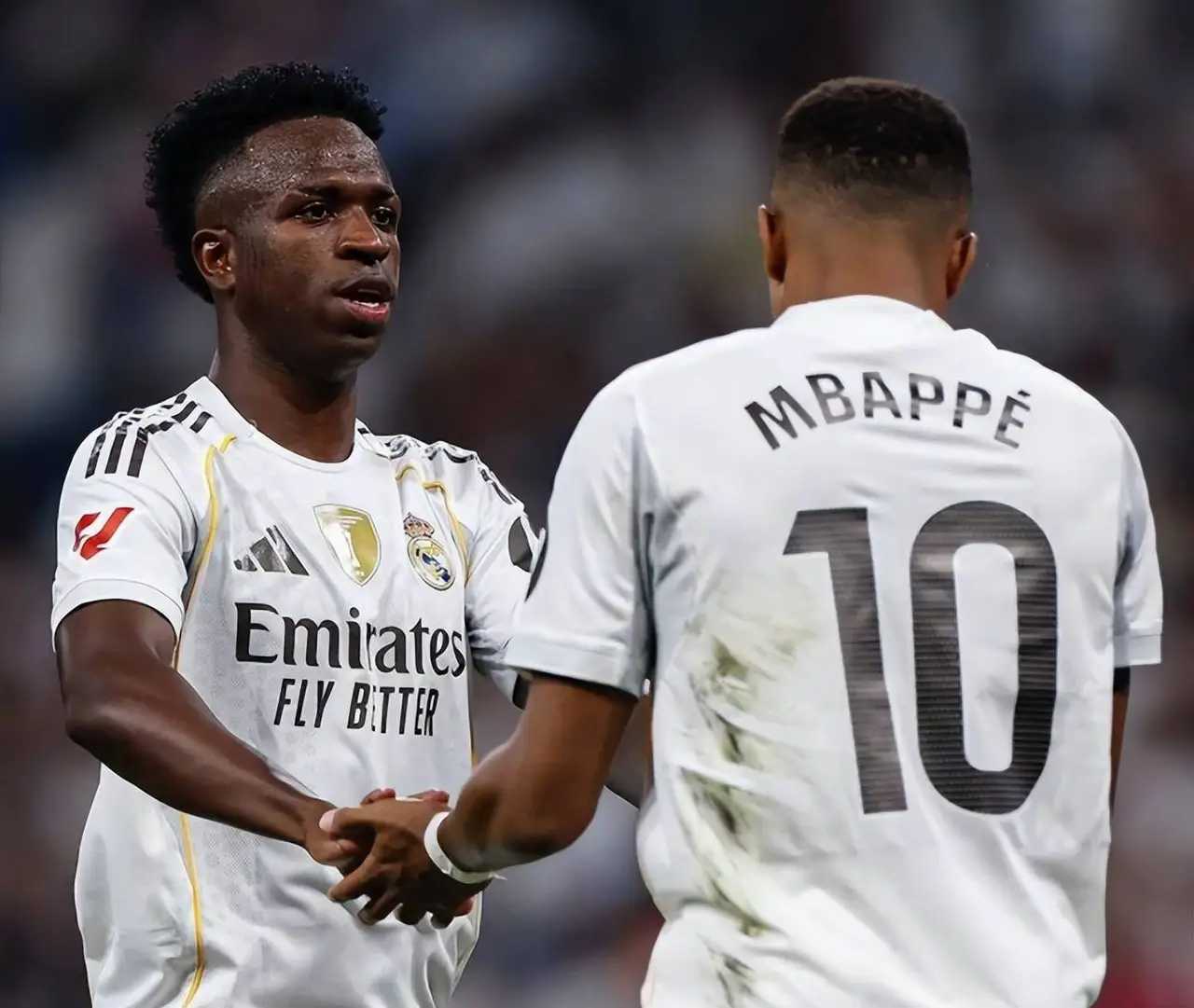 包含赛地聚焦:国王杯今晚热度飙升;阿森纳更衣室发声;悬念犹存;更衣室氛围转暖的词条 包含赛地聚焦:国王杯今晚热度飙升;阿森纳更衣室发声;悬念犹存;更衣室氛围转暖的词条