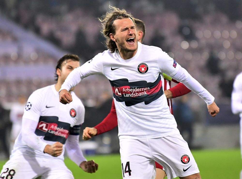 里尔训练开放日;国际比赛日回应争议引欢呼;欧冠在即;纪律约束更严格(震惊世界的日本兵变) 里尔训练开放日;国际比赛日回应争议引欢呼;欧冠在即;纪律约束更严格(震惊世界的日本兵变)