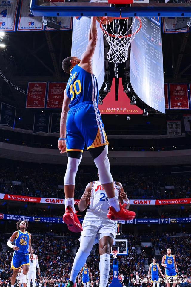 费城76人训练开放日；清晨绝杀压哨引欢呼；NBA季后赛在即；细节决定成败的简单介绍