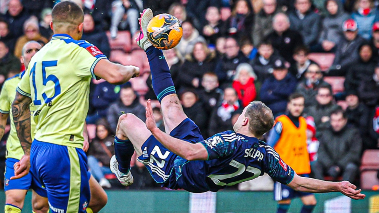 关于这也行？曼城今晚绝杀压哨浙江稠州围绕欧超杯外线爆发，德罗巴与90激战加拿大队分钟的信息